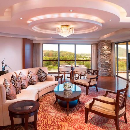 เดอะ ยูลุกซ์ เซอซาน เซี่ยงไฮ้ อะ ทรีบิวต์ พอร์ตโฟลิโอ โฮเต็ล Hotel Songjiang ภายนอก รูปภาพ