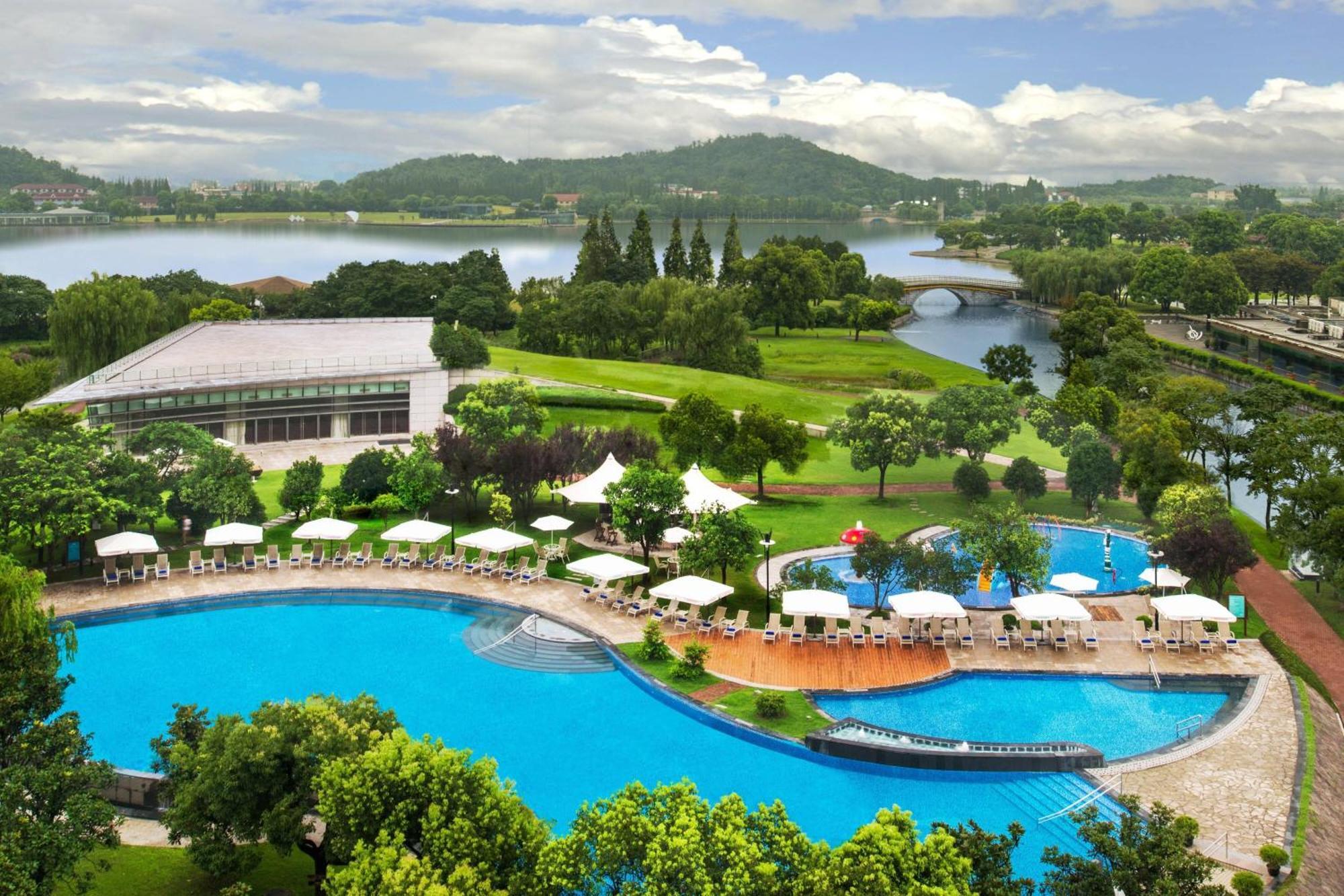 เดอะ ยูลุกซ์ เซอซาน เซี่ยงไฮ้ อะ ทรีบิวต์ พอร์ตโฟลิโอ โฮเต็ล Hotel Songjiang ภายนอก รูปภาพ