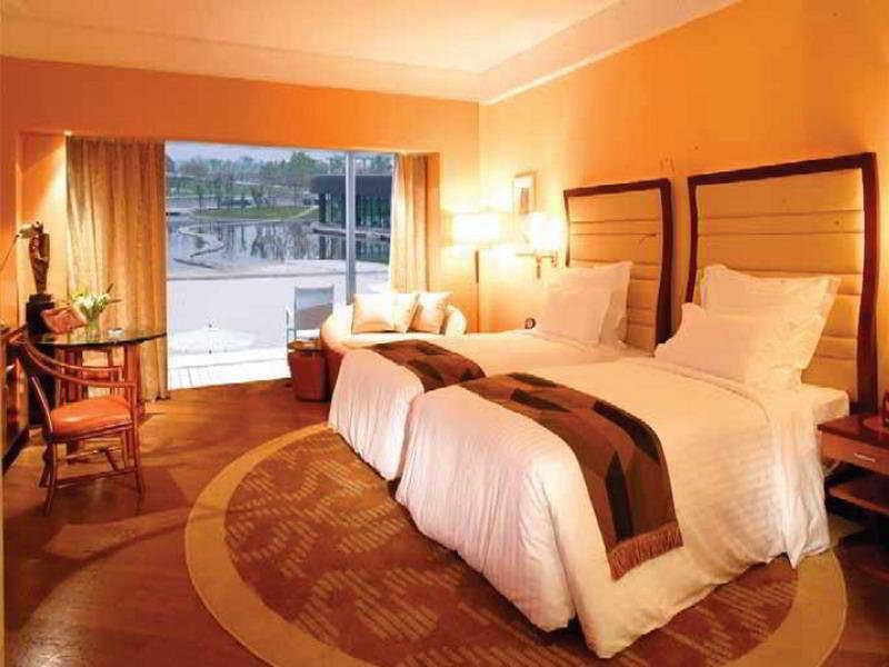 เดอะ ยูลุกซ์ เซอซาน เซี่ยงไฮ้ อะ ทรีบิวต์ พอร์ตโฟลิโอ โฮเต็ล Hotel Songjiang ภายนอก รูปภาพ