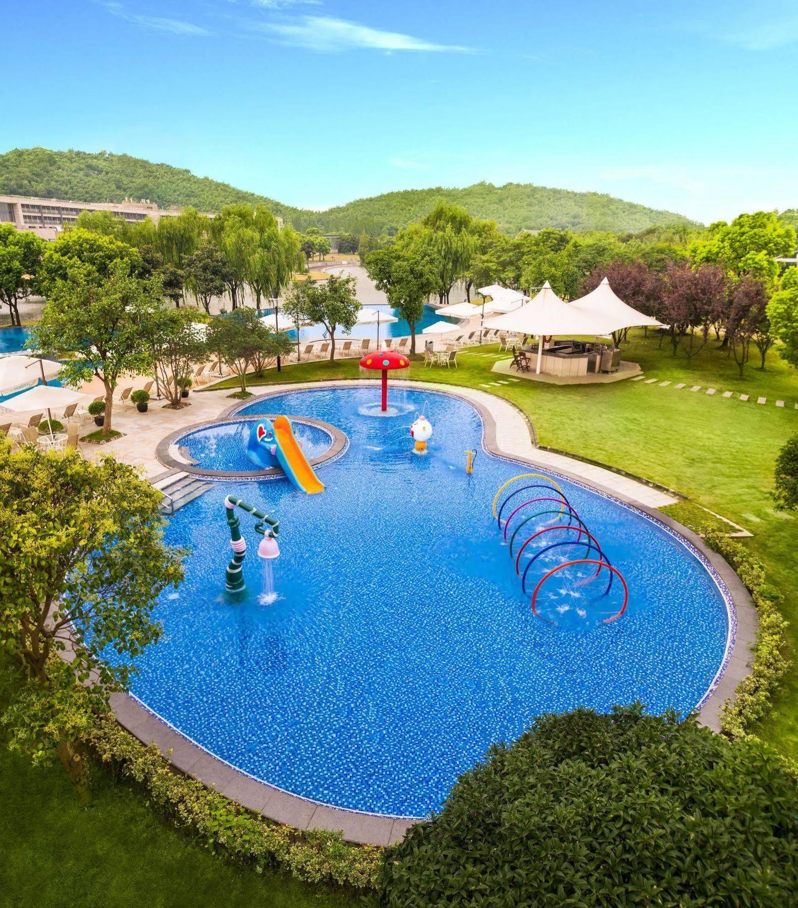 เดอะ ยูลุกซ์ เซอซาน เซี่ยงไฮ้ อะ ทรีบิวต์ พอร์ตโฟลิโอ โฮเต็ล Hotel Songjiang ภายนอก รูปภาพ