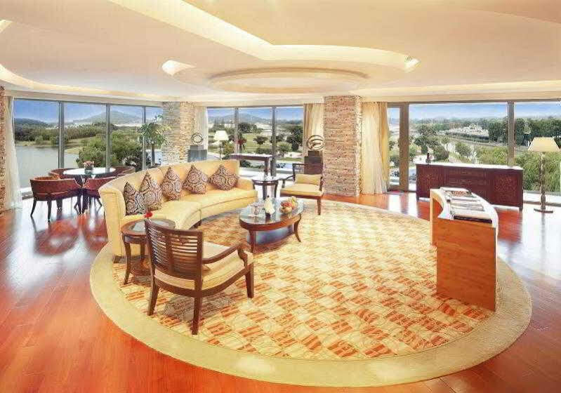 เดอะ ยูลุกซ์ เซอซาน เซี่ยงไฮ้ อะ ทรีบิวต์ พอร์ตโฟลิโอ โฮเต็ล Hotel Songjiang ภายนอก รูปภาพ